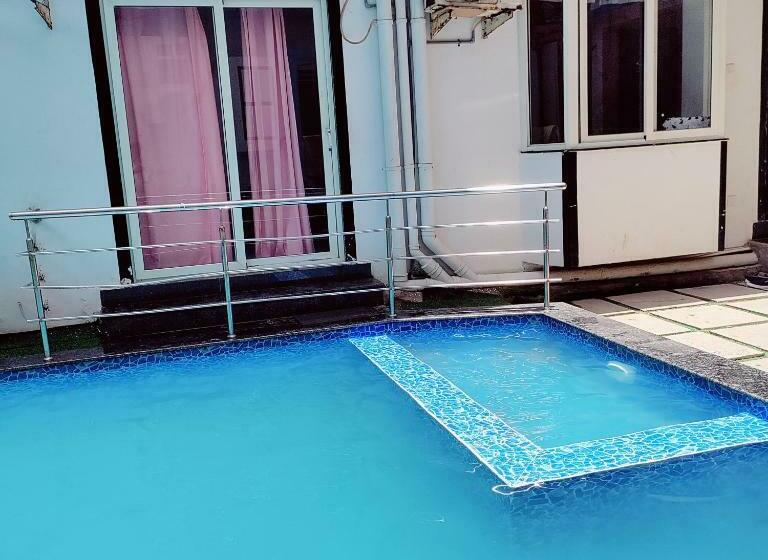 리조트 Raiyan Inn