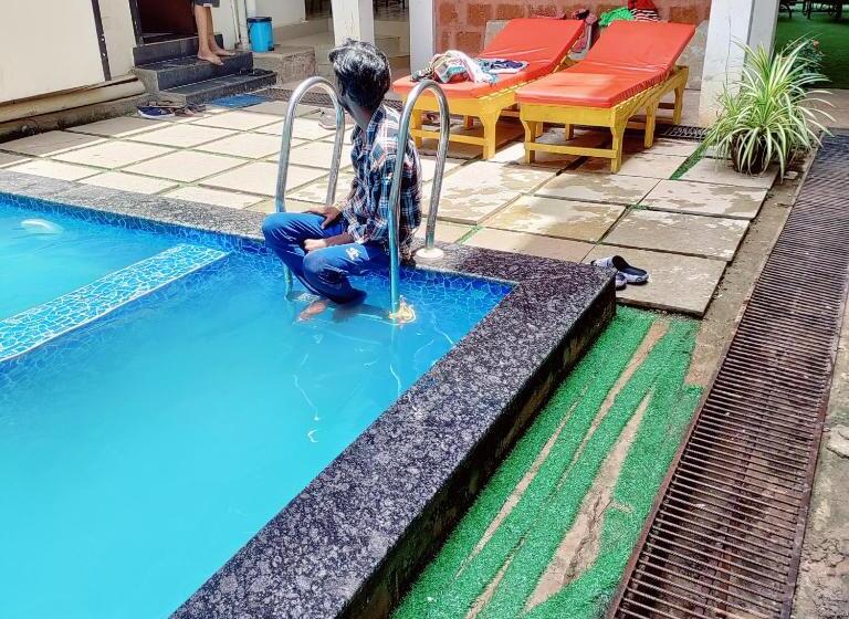 리조트 Raiyan Inn