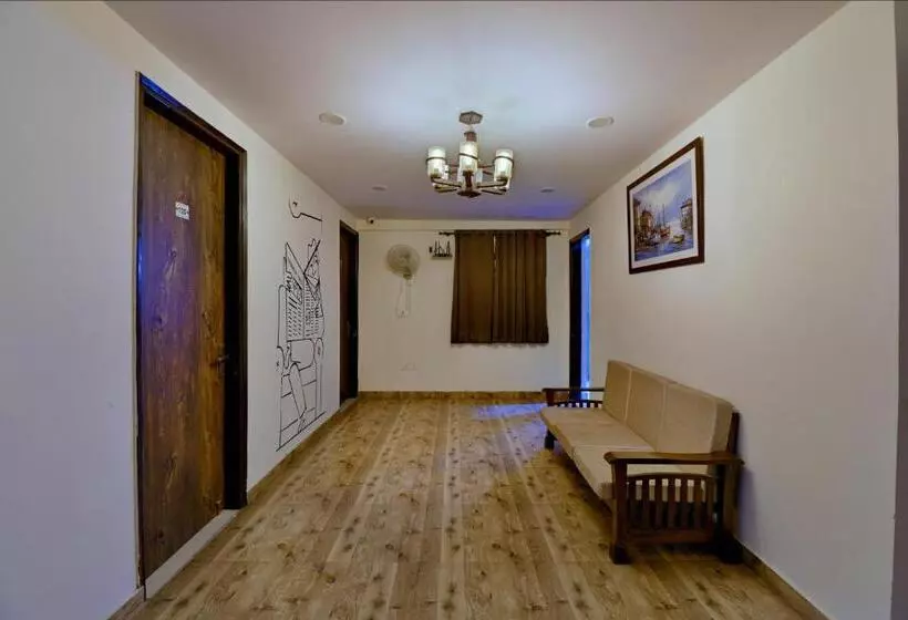 ホテル Admire Inn Atta Market, Noida Sector 18