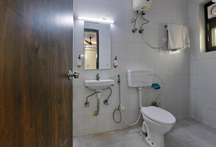 בית מלון כפרי Admire Inn Atta Market, Noida Sector 18