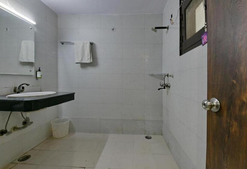 בית מלון כפרי Admire Inn Atta Market, Noida Sector 18