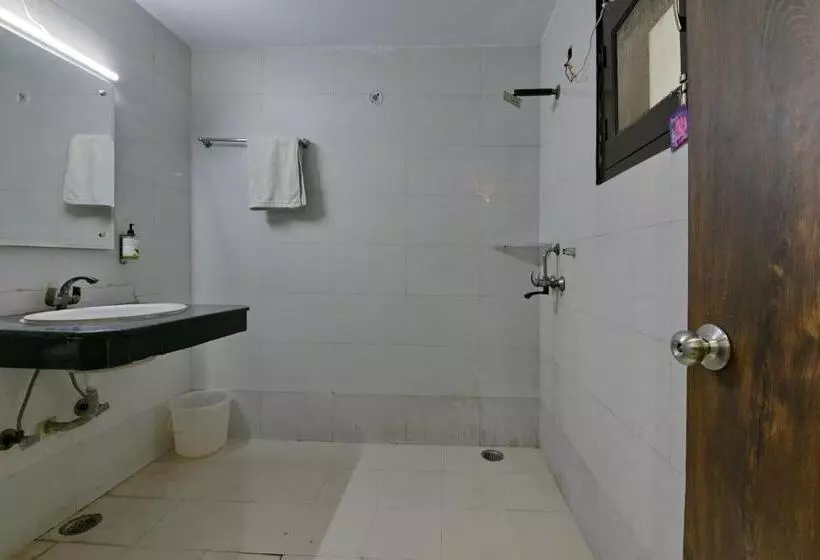 ホテル Admire Inn Atta Market, Noida Sector 18