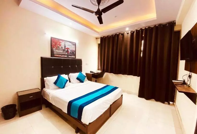 ホテル Admire Inn Atta Market, Noida Sector 18