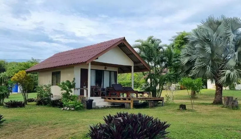 Hotelli Tk Beach Resort Koh Mak