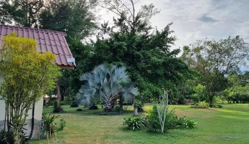 Hotelli Tk Beach Resort Koh Mak