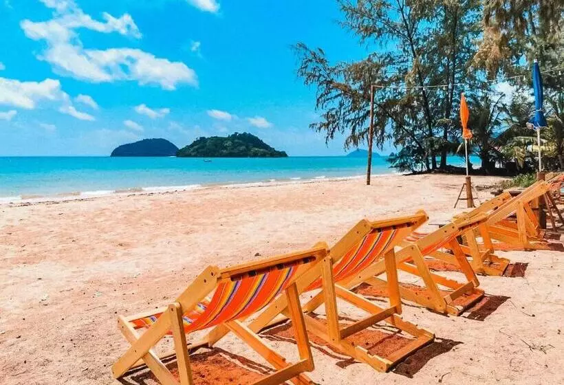 Hotelli Tk Beach Resort Koh Mak