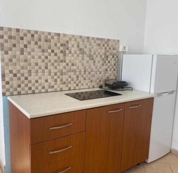 膳宿费 Vila M Vera Rooms With Kitchen And Apartments