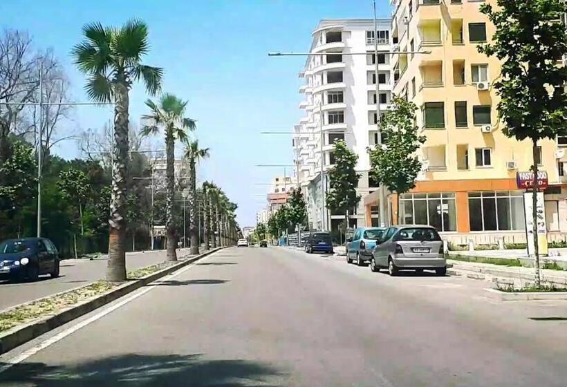 膳宿费 Vila M Vera Rooms With Kitchen And Apartments