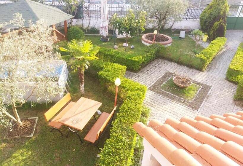 膳宿费 Vila M Vera Rooms With Kitchen And Apartments