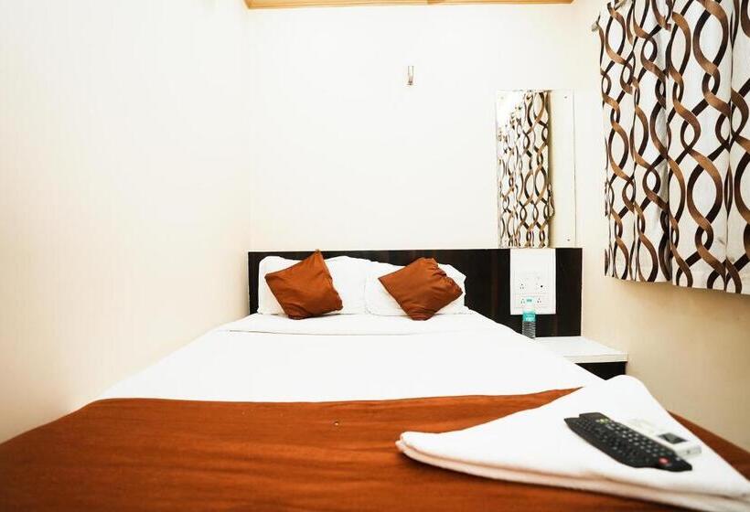 Hotel Airport Metro Near Chhatrapati Shivaji International Airport