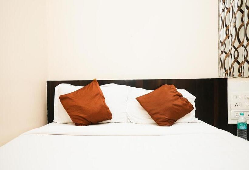 Hotel Airport Metro Near Chhatrapati Shivaji International Airport