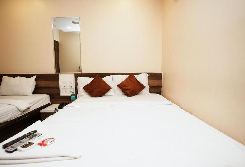 Hotel Airport Metro Near Chhatrapati Shivaji International Airport