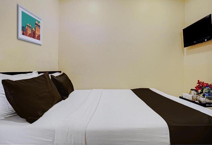 Hotel Airport Metro Near Chhatrapati Shivaji International Airport
