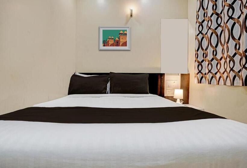 Hotel Airport Metro Near Chhatrapati Shivaji International Airport