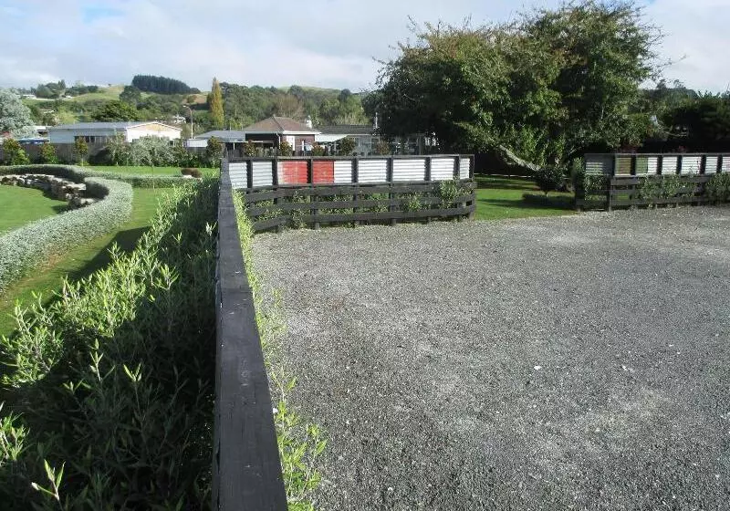 Fatowl Motel, Bar & Eatery