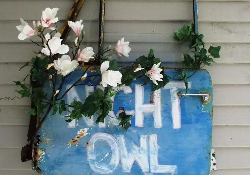 Fatowl Motel, Bar & Eatery