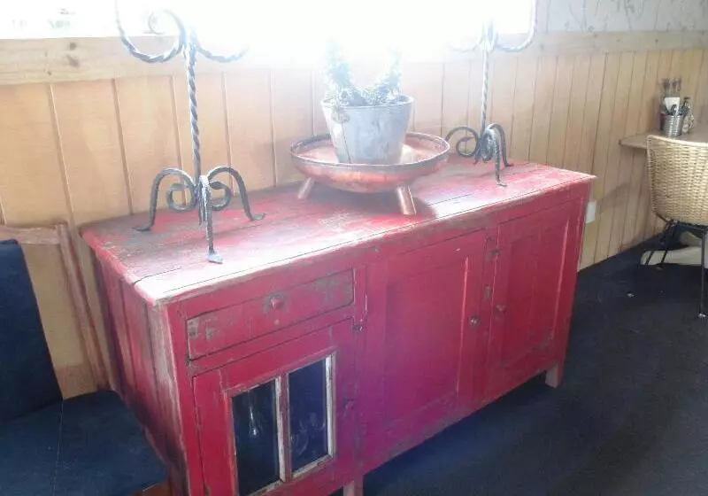 Fatowl Motel, Bar & Eatery