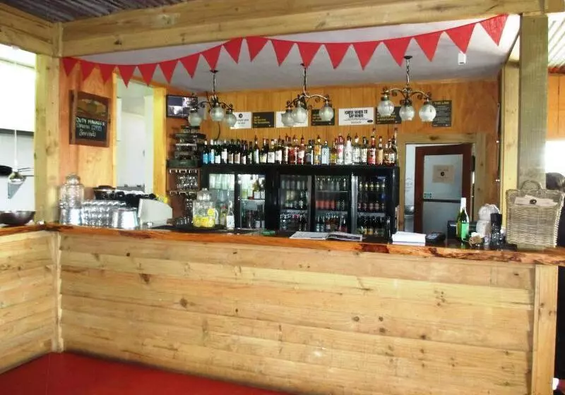 Fatowl Motel, Bar & Eatery