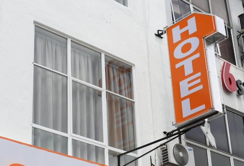 1 Hotel Taman Connaught