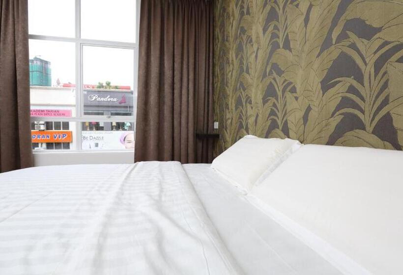 1 Hotel Taman Connaught