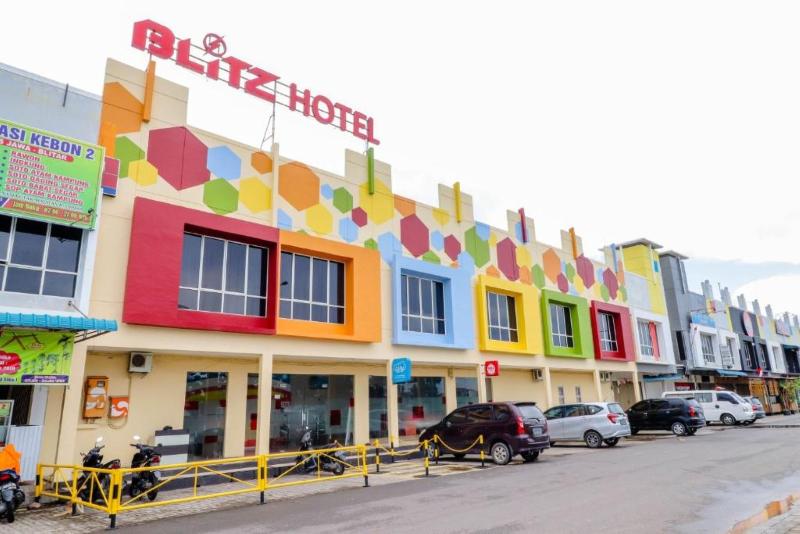 Blitz Hotel Batam Near Sultan Mahmud Ri Ayat Shah Mosque