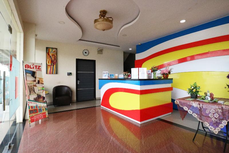 Blitz Hotel Batam Near Sultan Mahmud Ri Ayat Shah Mosque