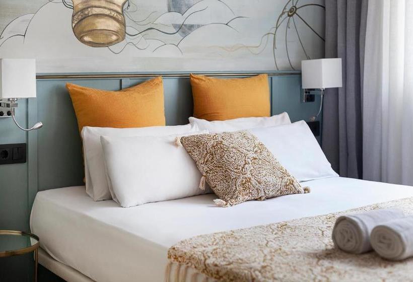 هتل Casa Rainbow Sitges