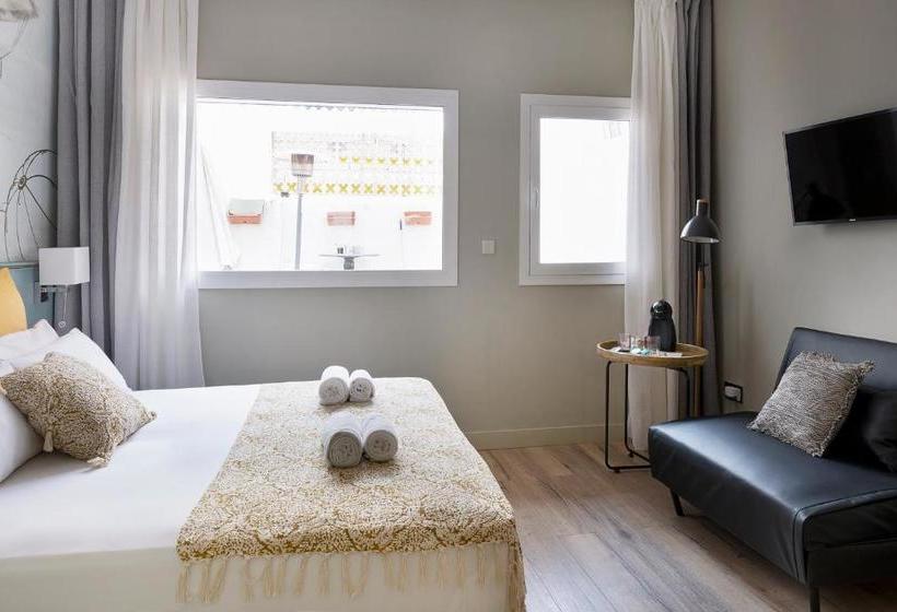 هتل Casa Rainbow Sitges