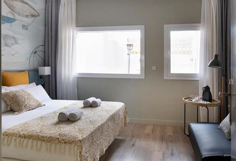 هتل Casa Rainbow Sitges