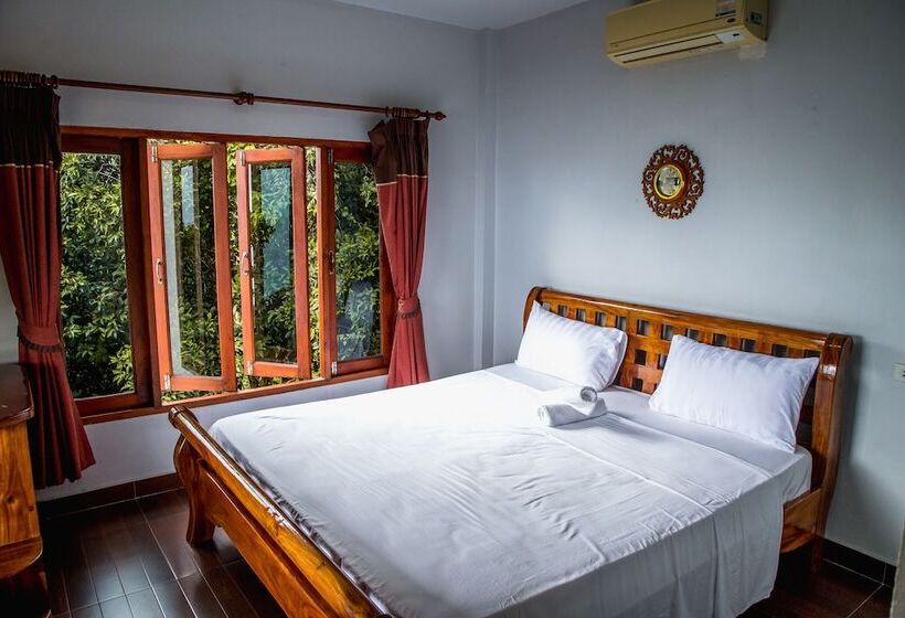 Hotel Haad Yao Over Bay Resort