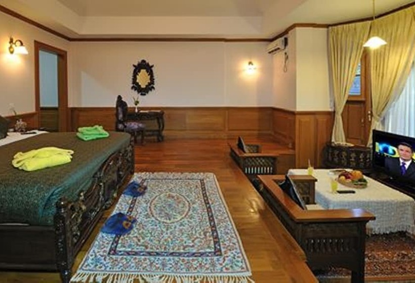 هتل Royal Reward Resort