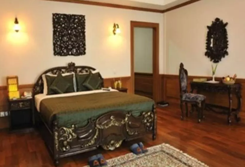 هتل Royal Reward Resort