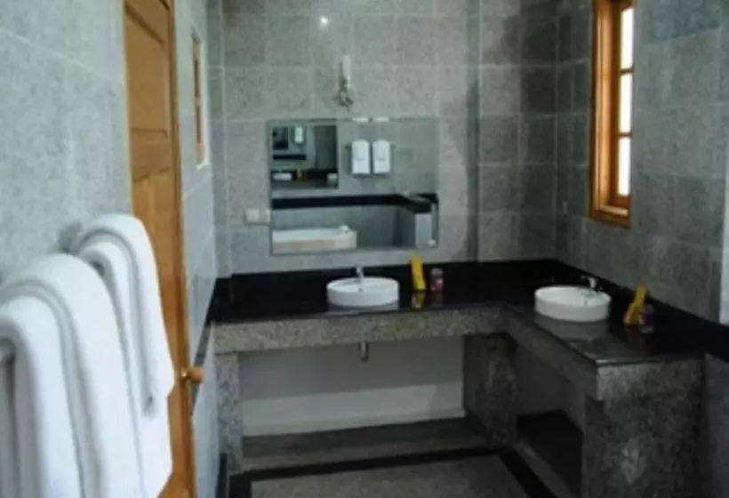 هتل Royal Reward Resort