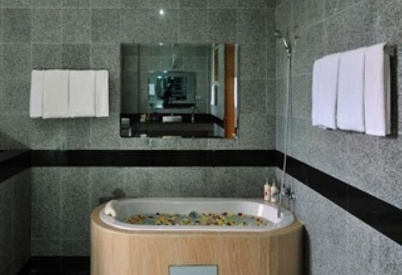 هتل Royal Reward Resort