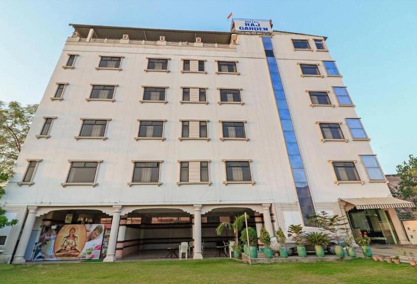 Hotel Treebo Raj Garden, Near Pushkar Lake