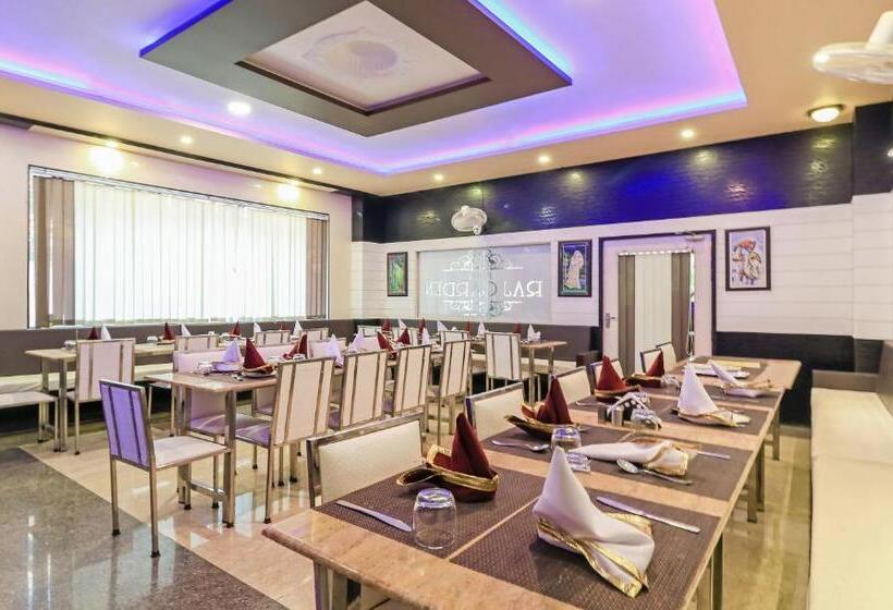 Hotel Treebo Raj Garden, Near Pushkar Lake