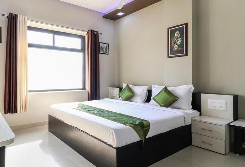 Hotel Treebo Raj Garden, Near Pushkar Lake