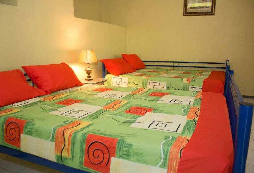 پانسیون La Mamre Guest House