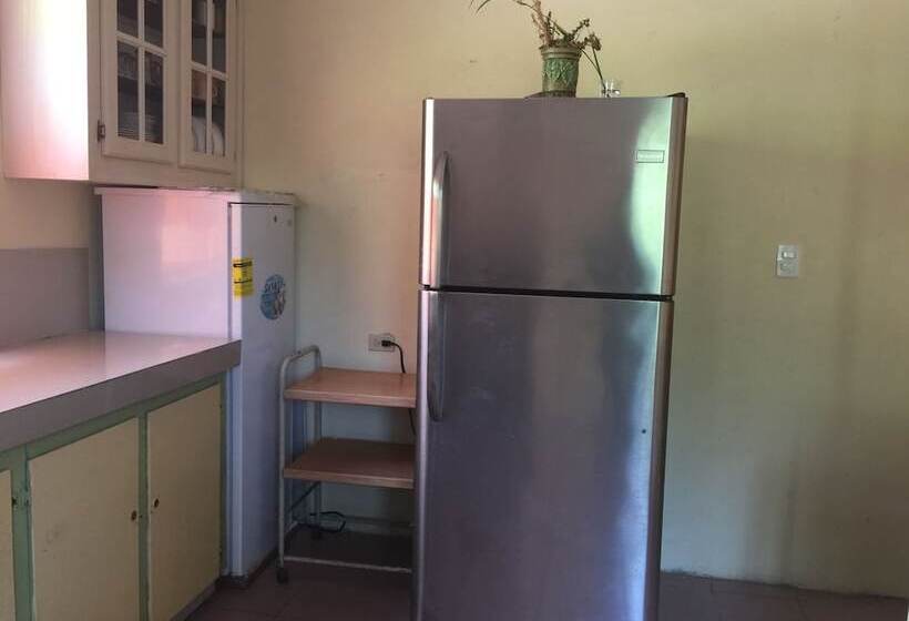 پانسیون La Mamre Guest House