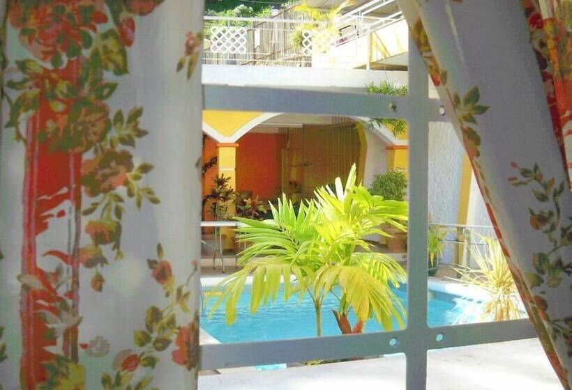 پانسیون La Mamre Guest House