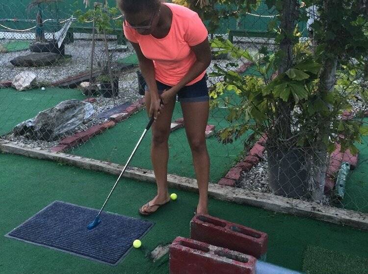 پانسیون La Mamre Guest House