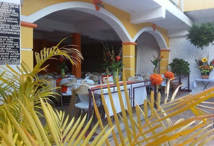 پانسیون La Mamre Guest House