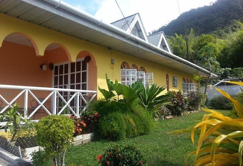 پانسیون La Mamre Guest House