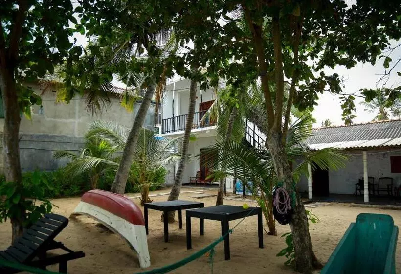 ペンション Catamaran Beach Home And Restaurant