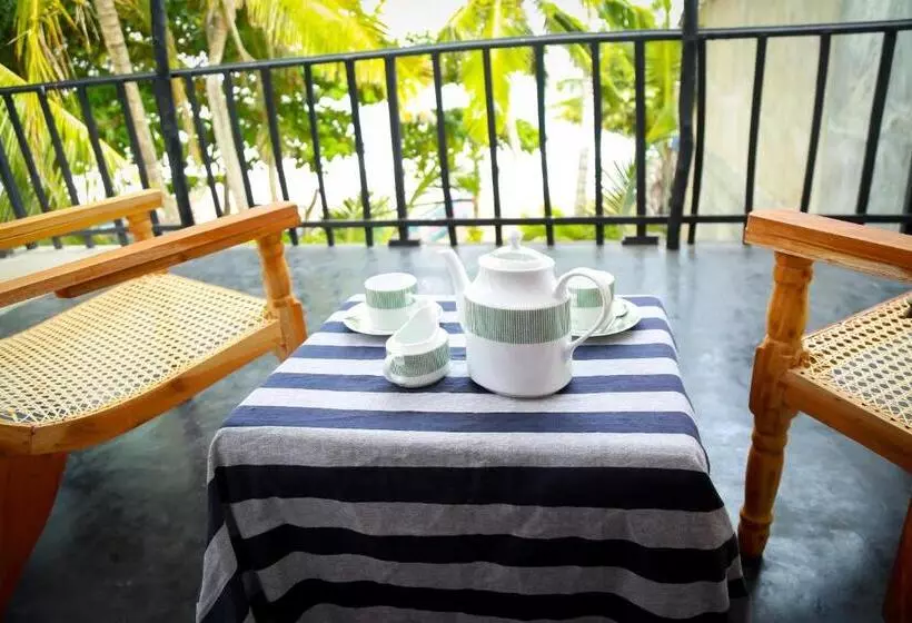 ペンション Catamaran Beach Home And Restaurant