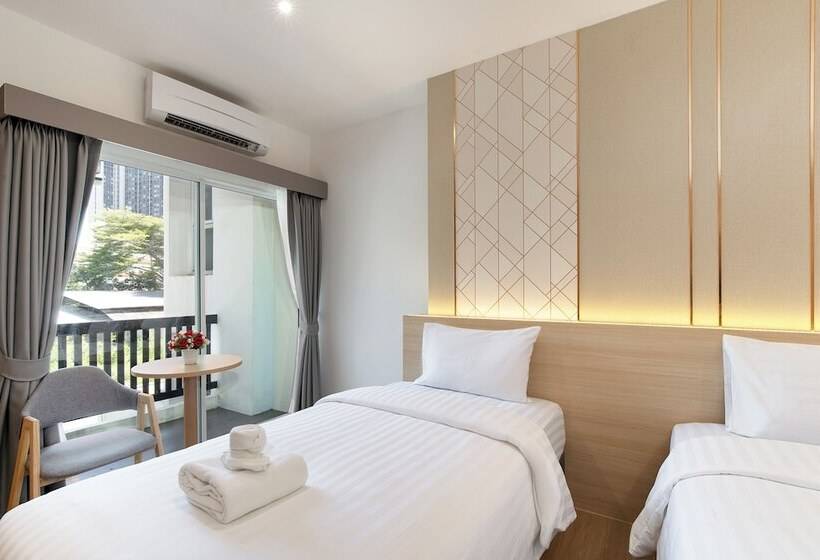 Riski Residence Ngamwongwan