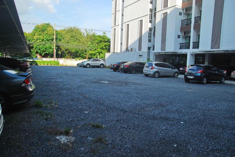 Riski Residence Ngamwongwan