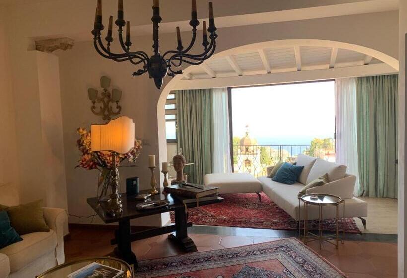 ベッドアンドブレックファースト Casa Aricò & Shatulle Suites