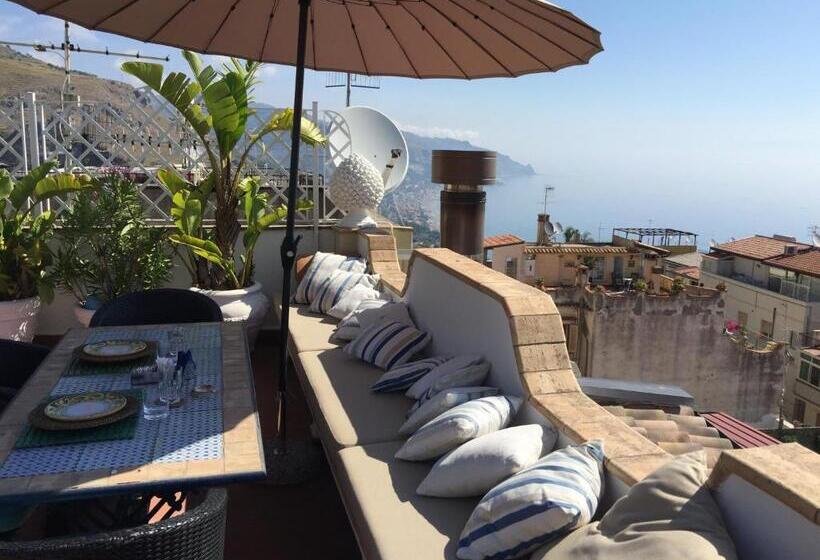 ベッドアンドブレックファースト Casa Aricò & Shatulle Suites