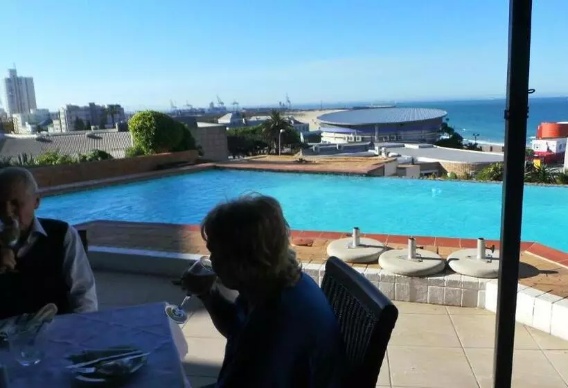 Chapman Hotel And Conference Centre